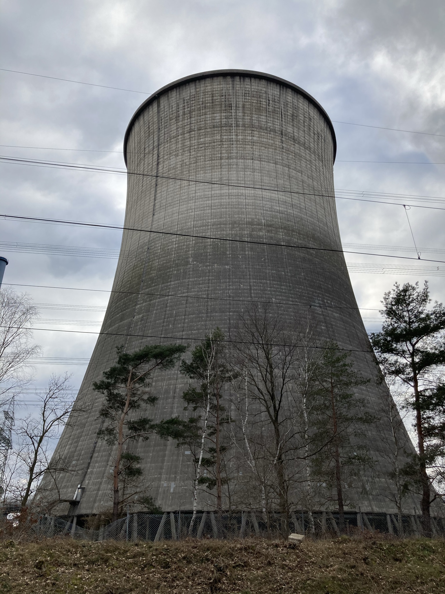 Alter Kühlturm des Kernkraftwerkes Lingen